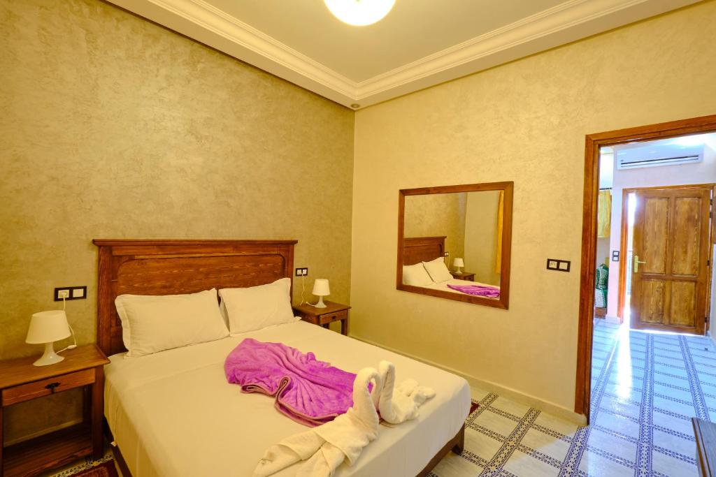 Двухместный (Большой двухместный номер с 1 кроватью), Hotel Central Palace