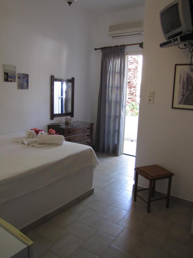 Eden Ios Rooms photo 3