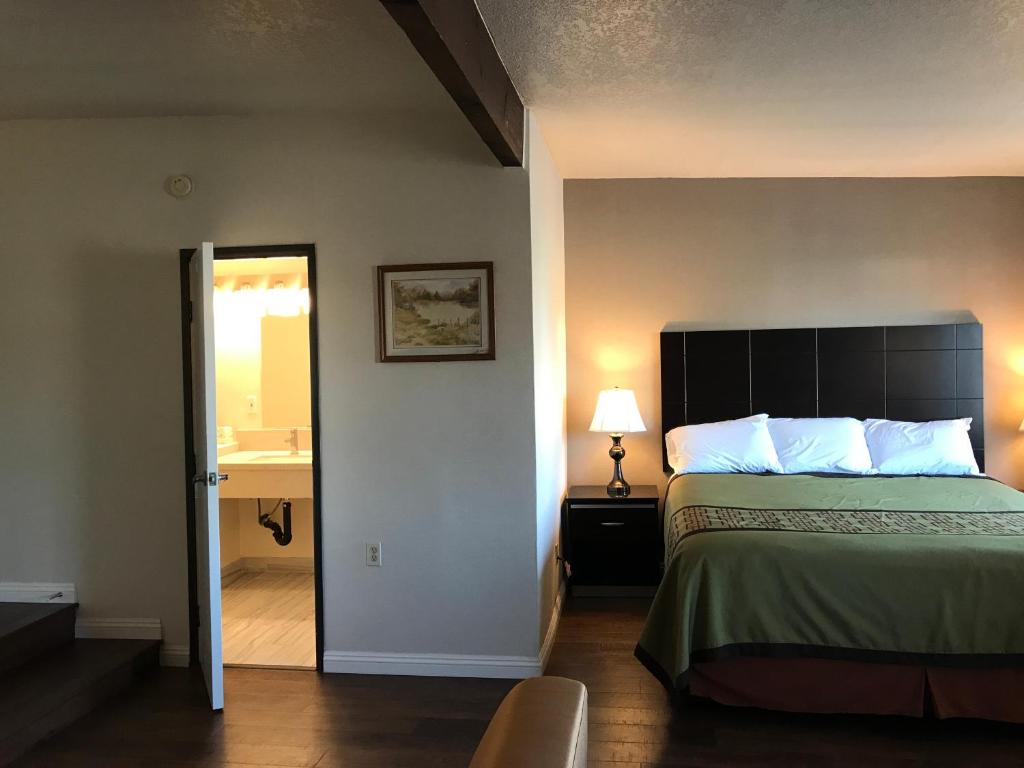 Manhattan Inn & Suites photo 3