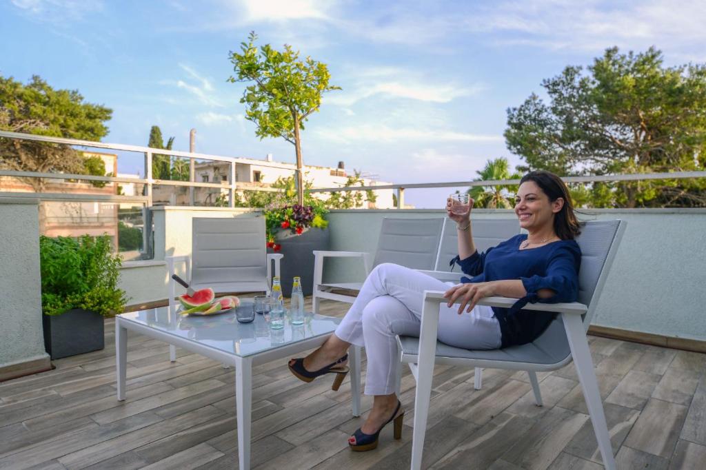 Luxury Suites by Notaly Ariel photo 2