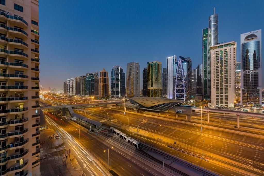 Двухместный (Номер Делюкс с кроватью размера «king-size» и балконом), Отель Millennium Place Dubai Marina