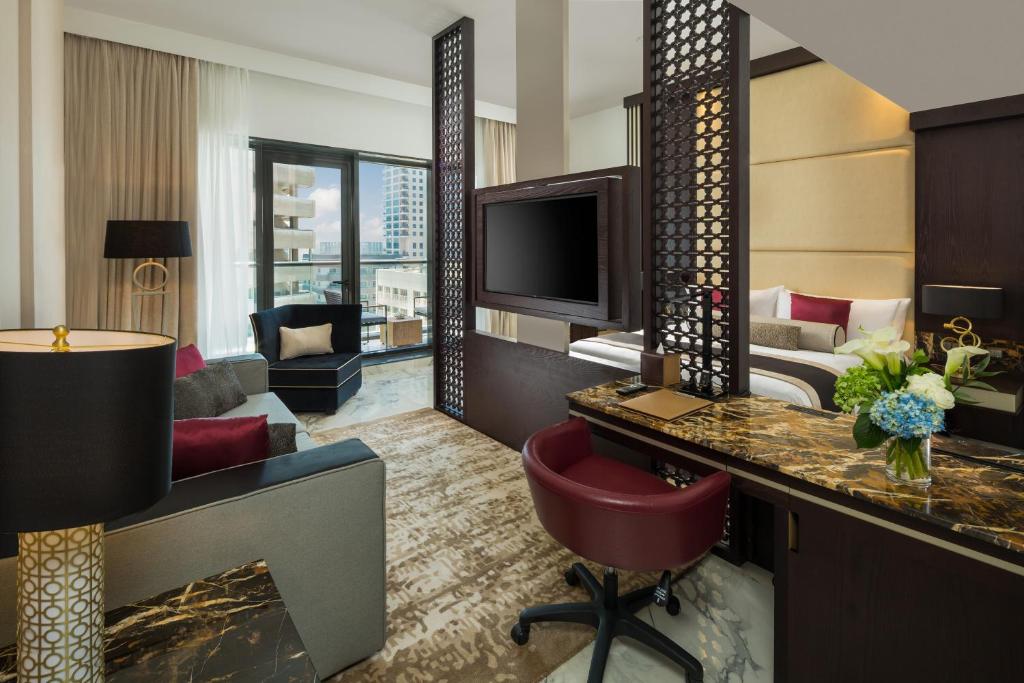 Семейный (Номер Executive Place с балконом), Отель Millennium Place Dubai Marina