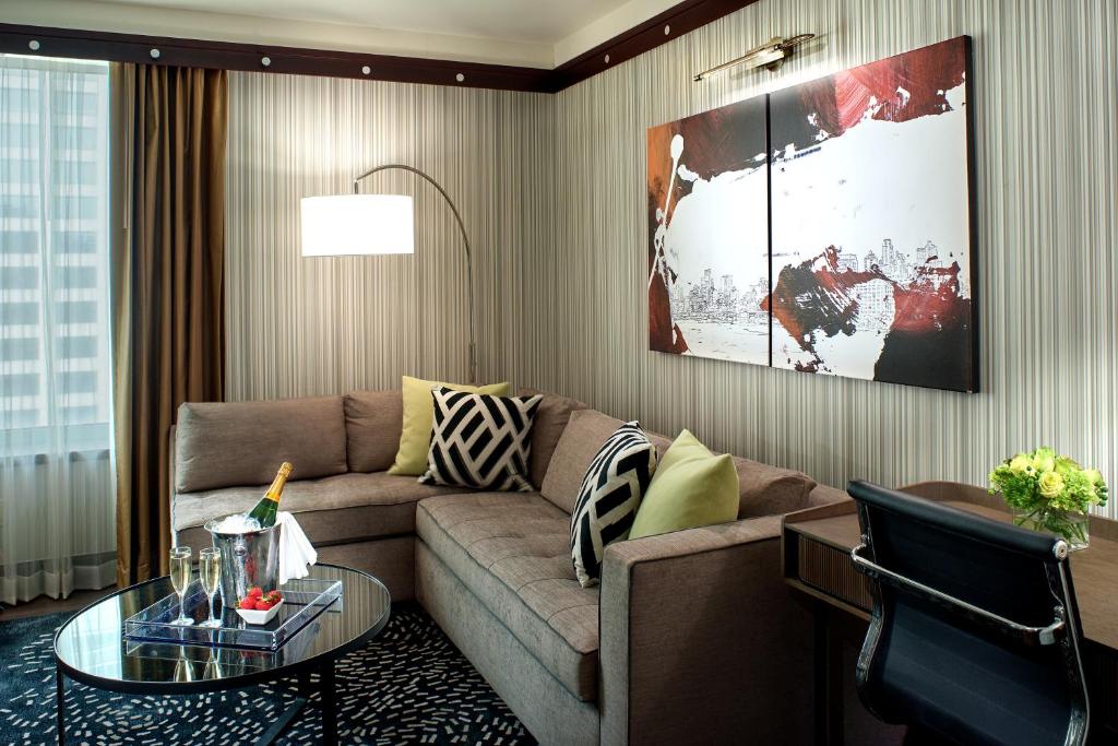 Сьюит (Роскошный люкс с кроватью размера «king-size»), Sofitel Philadelphia at Rittenhouse Square
