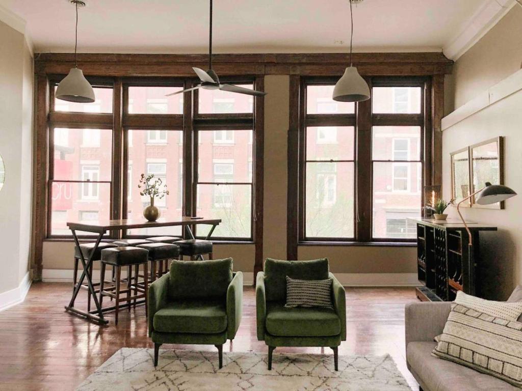 Cru Loft in the Heart of Downtown Knox photo 1