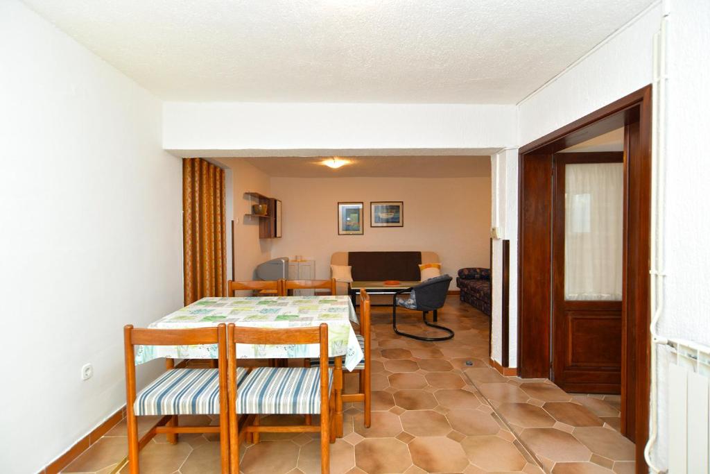 Apartments Elsa 534 photo 4