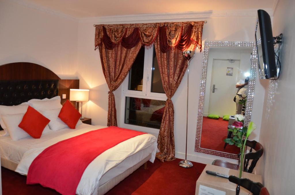Двухместный (Двухместный номер Делюкс с 1 кроватью), Hotel Regina Montmartre