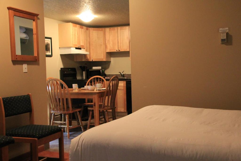 Waterton Lakes Lodge Resort photo 4