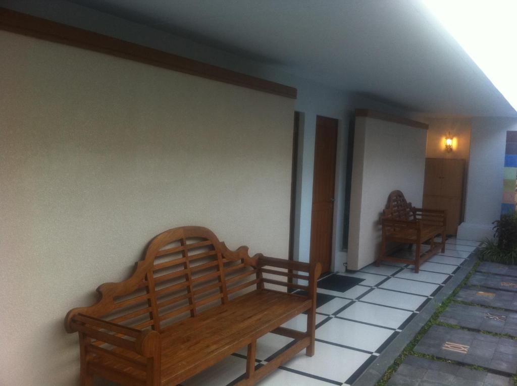 Panca Dewi Guest House - Tap to explore photos