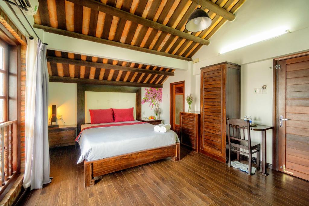 Calm House Hotel Hoi An