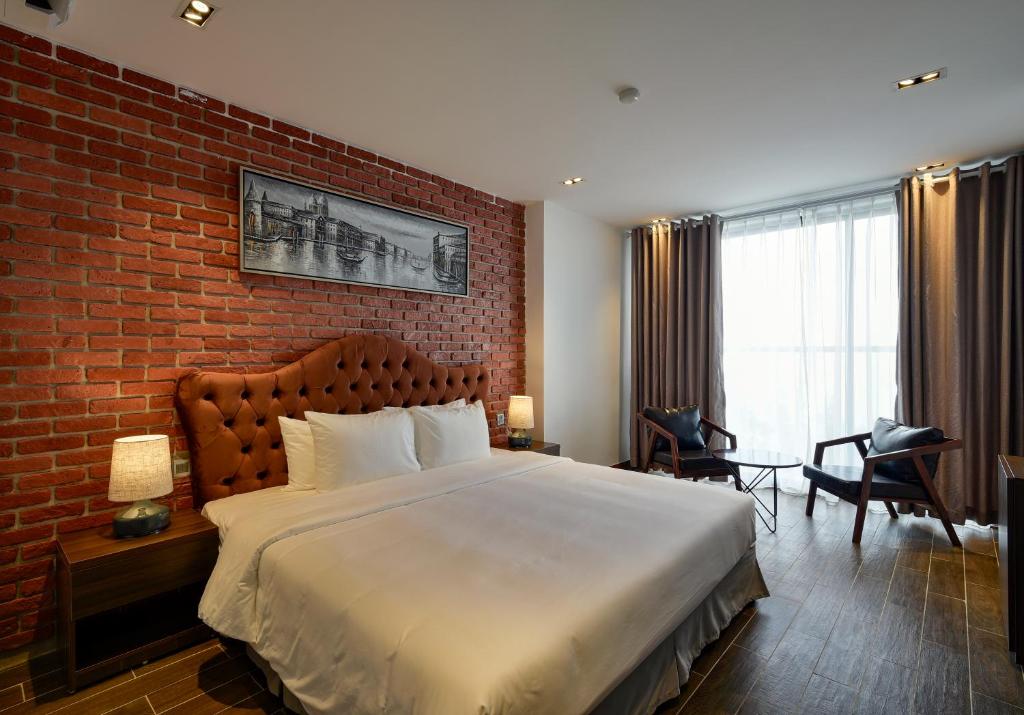 The Marron Hotel