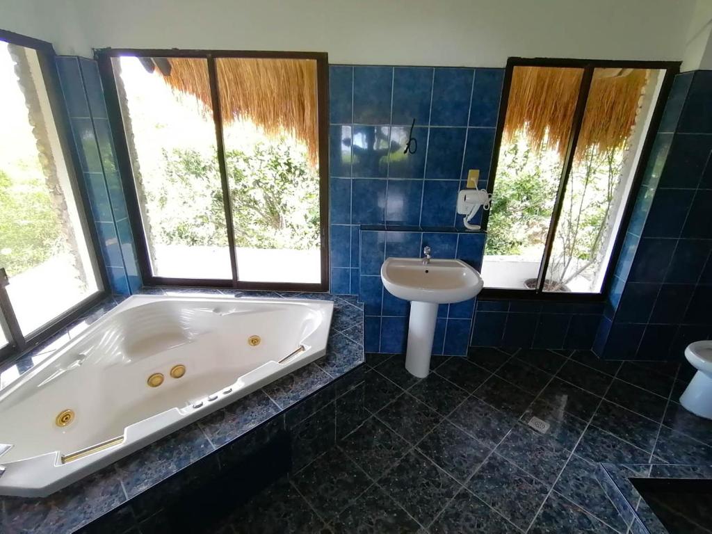 Двухместный (Люкс для новобрачных), The Blue Orchid Resort