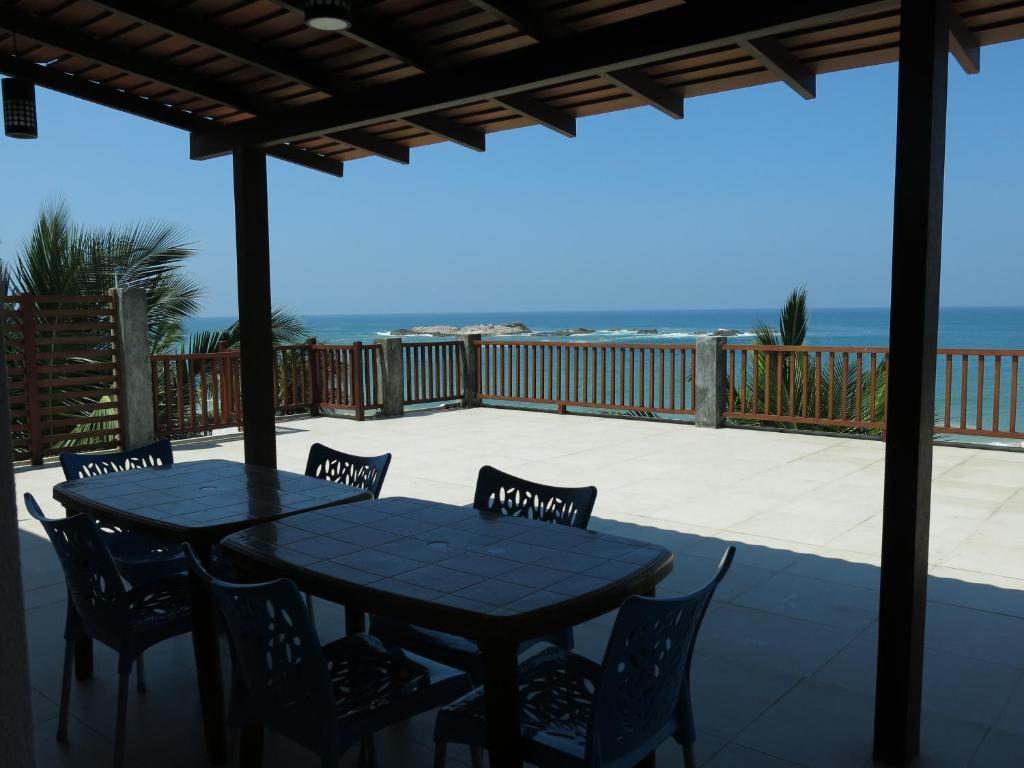 Villa Beach Road Ambalangoda photo 1
