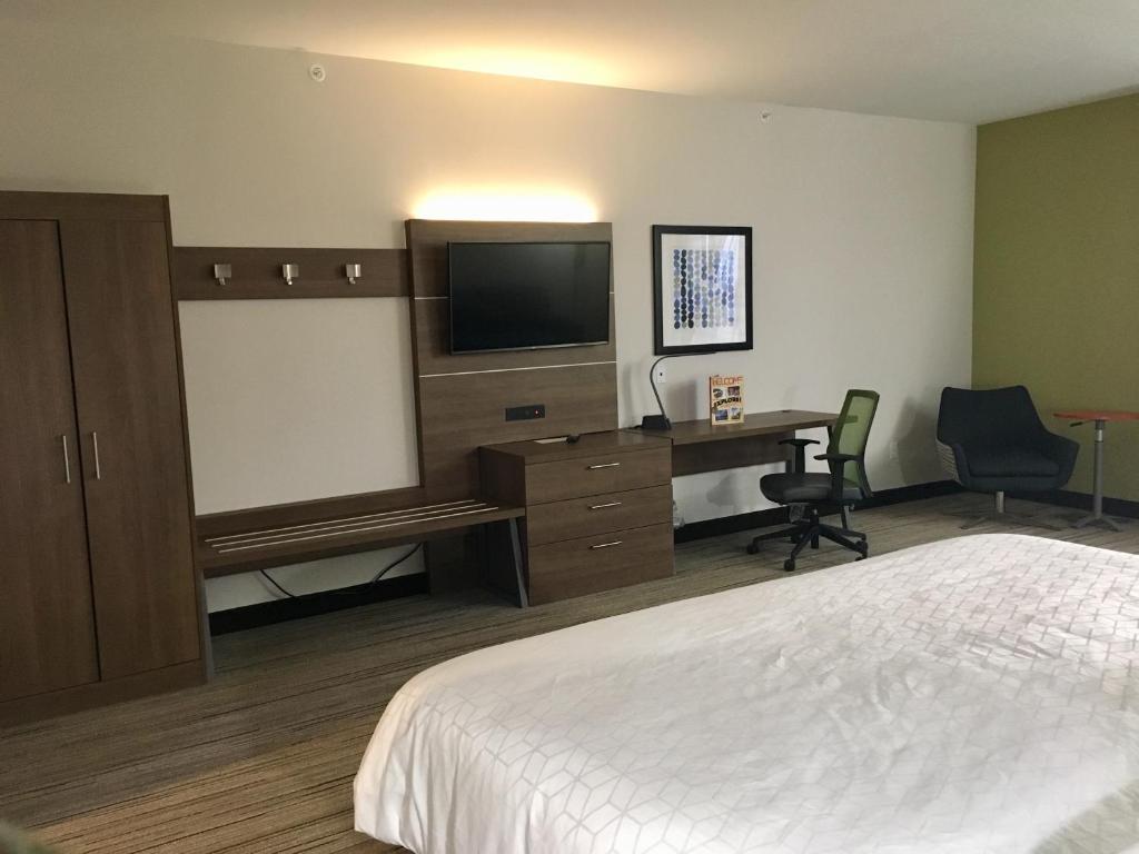 Holiday Inn Express - Grand Island, an IHG Hotel photo 4