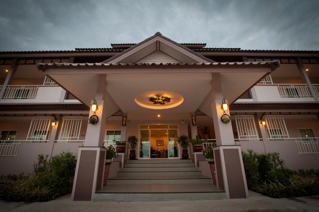 Chiangkham Grand Villa - SHA Certified photo 1