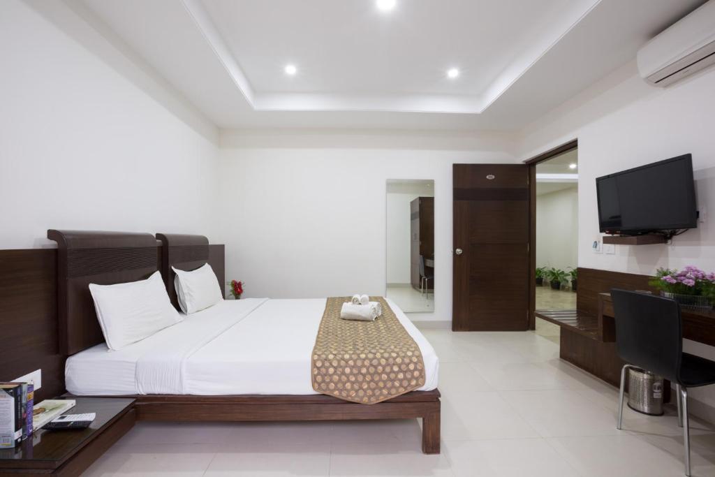 Двухместный (Номер с кроватью размера «king-size» и балконом), The Sanctum Suites New Bel Road