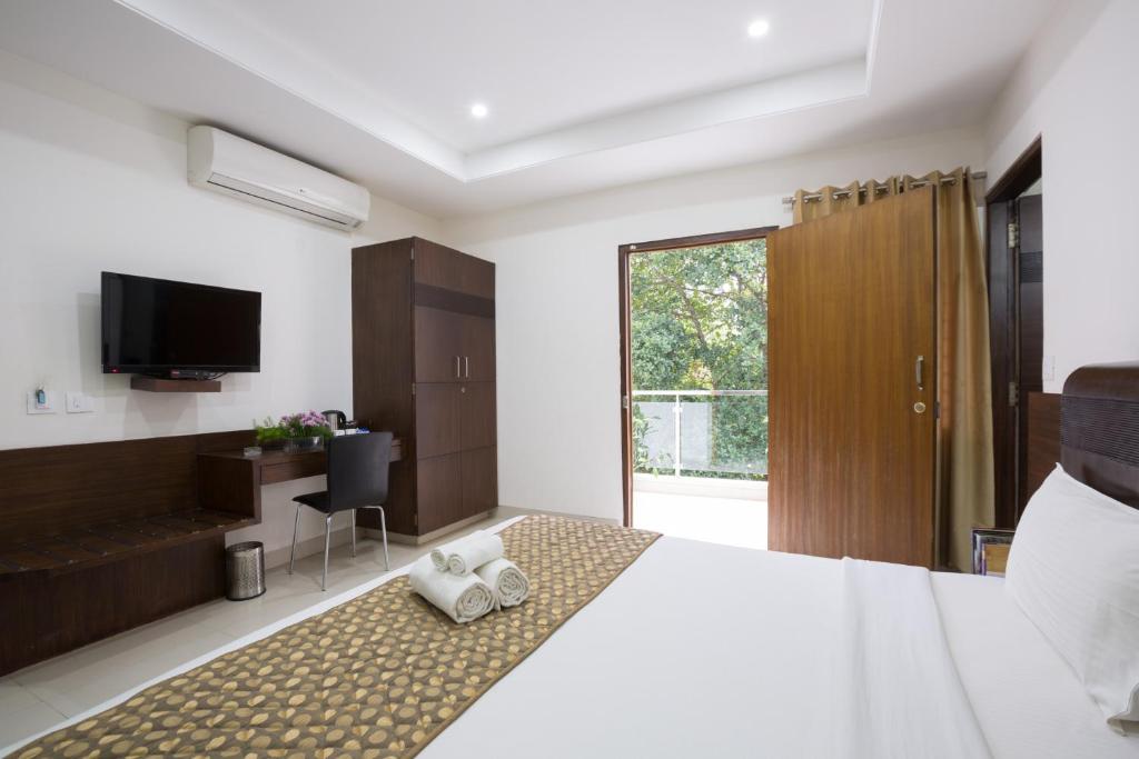 Двухместный (Номер с кроватью размера «king-size» и балконом), The Sanctum Suites New Bel Road