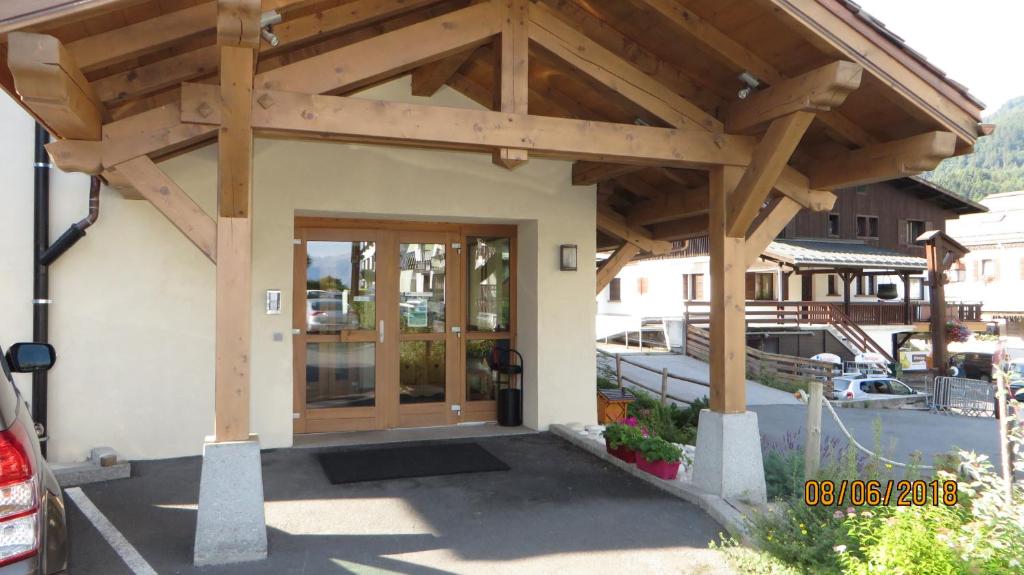 Alpine Lodge 3 photo 2