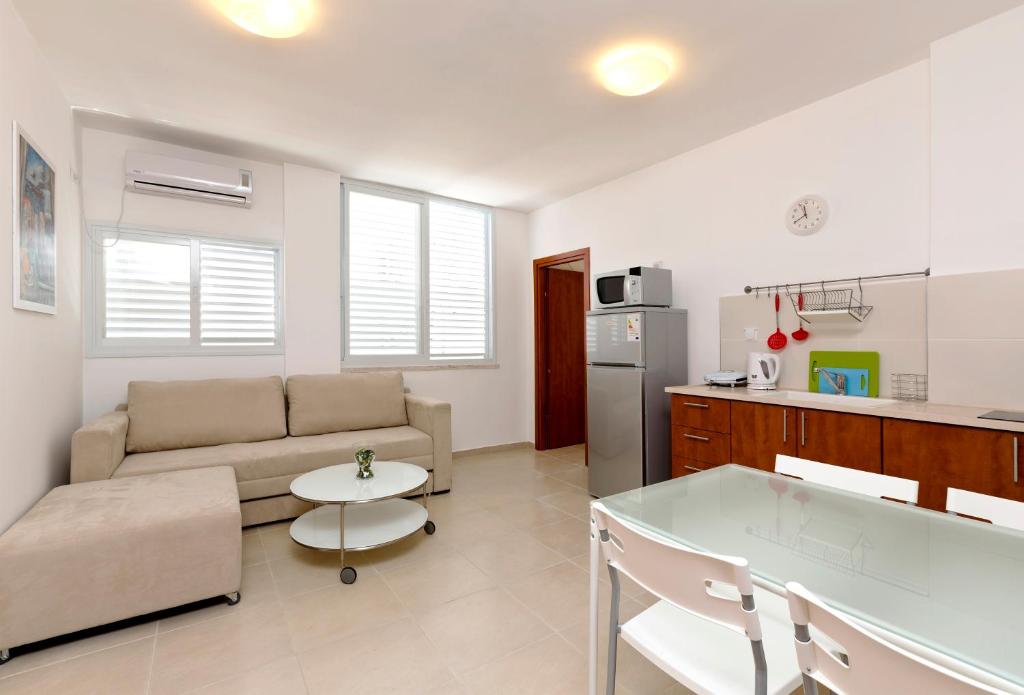 Home4Trip Bat Yam photo 3