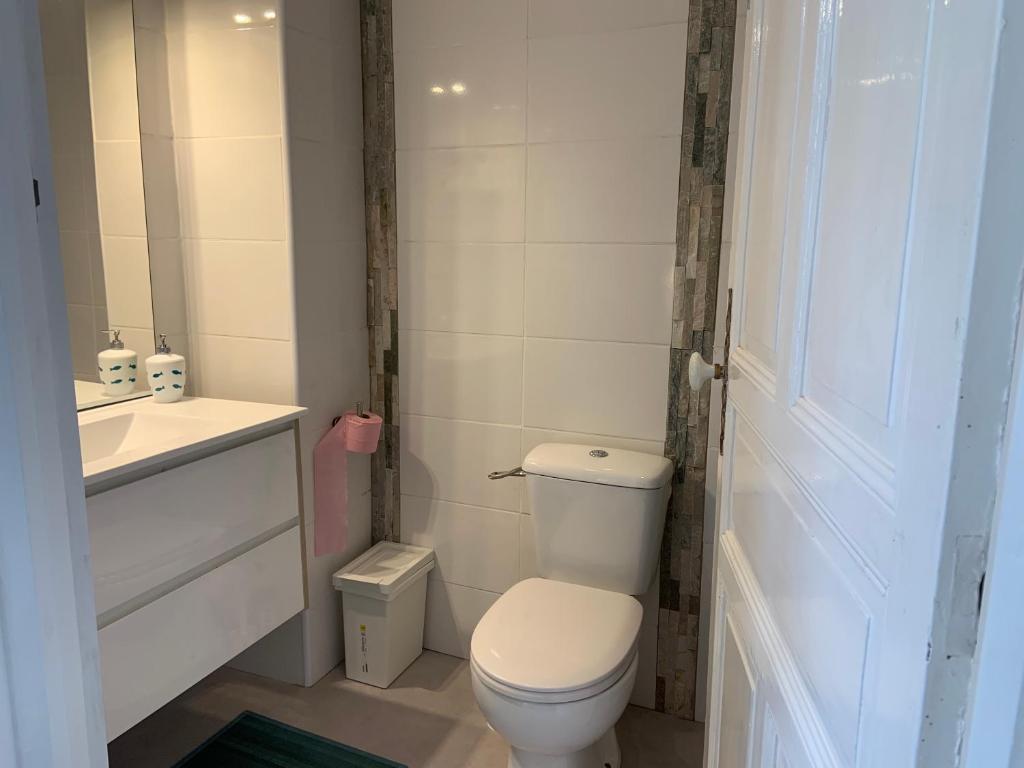 St Guenole' Studio Apartment photo 4