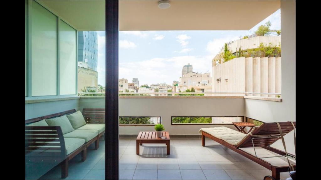 Sunny Luxury Apartments photo 2