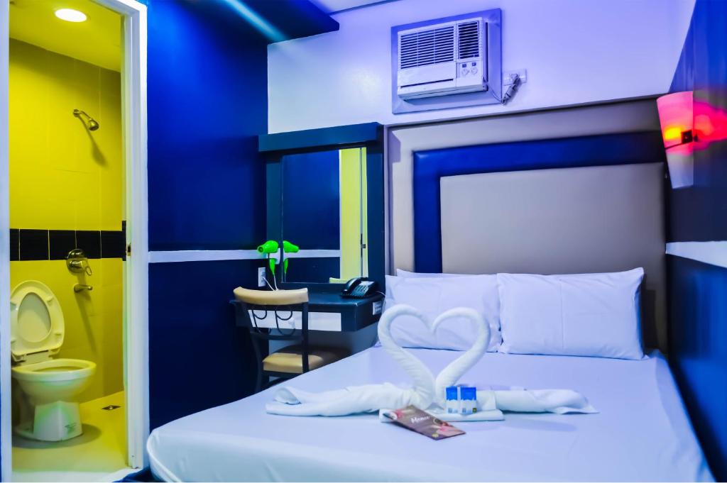Двухместный (Бюджетный двухместный номер с 1 кроватью), Hotel 99 Cubao