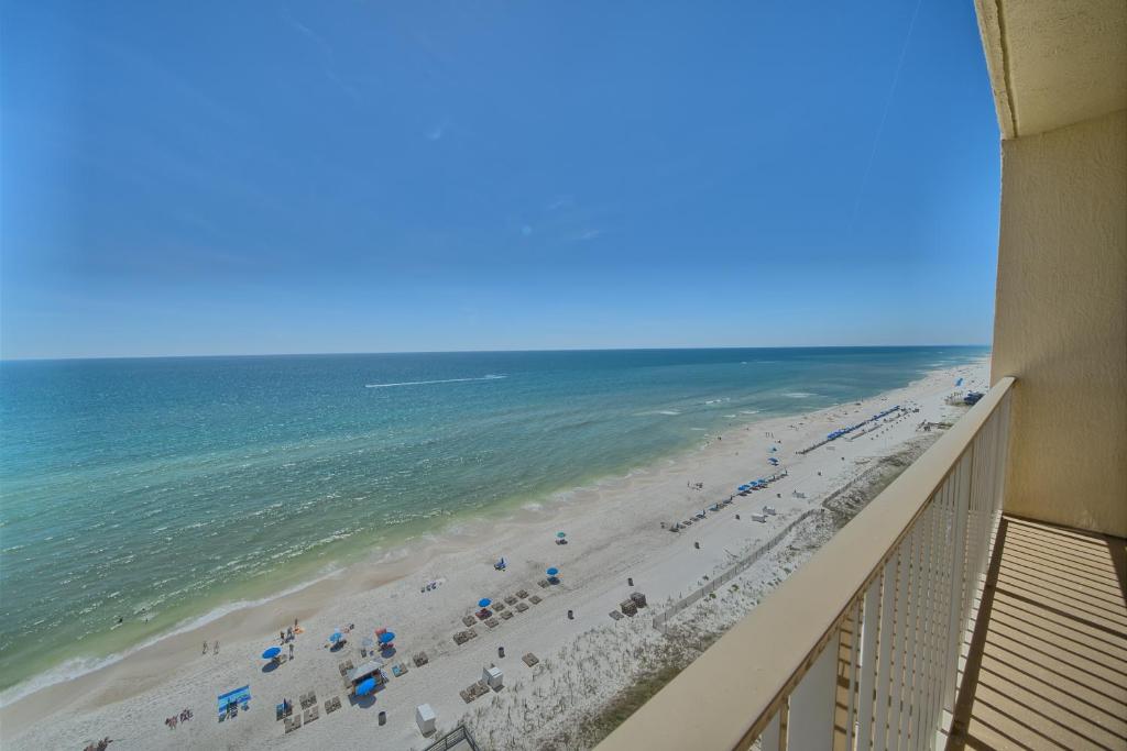 Comfortable High-Rise Condo with Beach Access - Unit 1404 photo 1