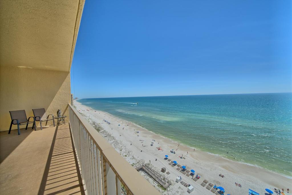 Comfortable High-Rise Condo with Beach Access - Unit 1404 photo 3