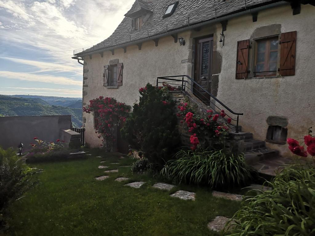 Maison tout confort calme vallée du Lot proche de Conques en Aveyron photo 1
