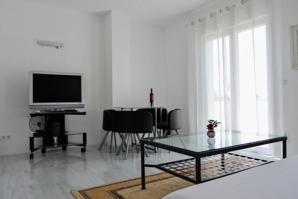Honey Apartment photo 3