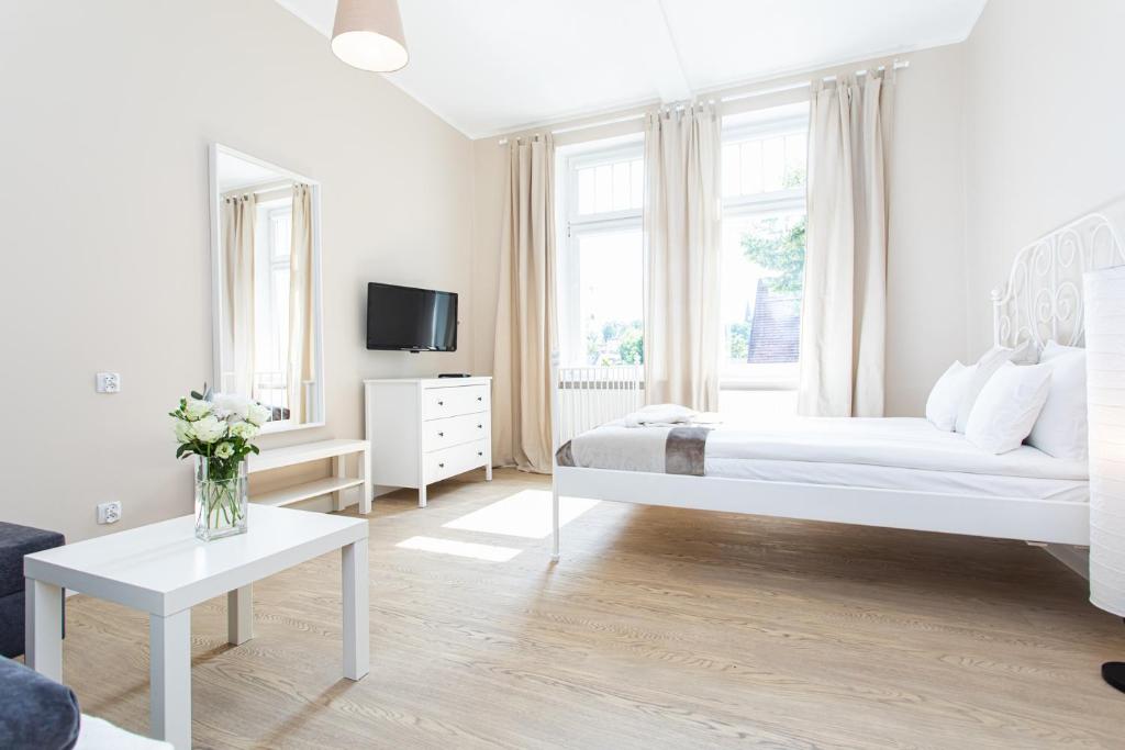 Четырехместный (Четырехместный номер с общей ванной комнатой), Riviera Rooms