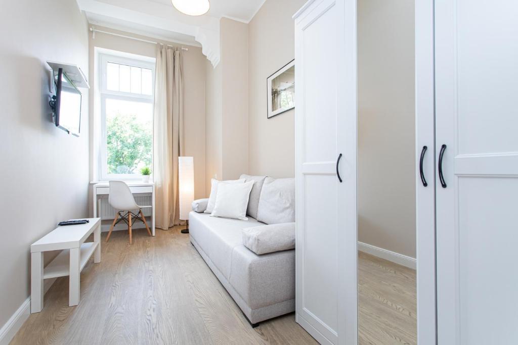 Двухместный (Двухместный номер с 1 кроватью и общей ванной комнатой), Riviera Rooms