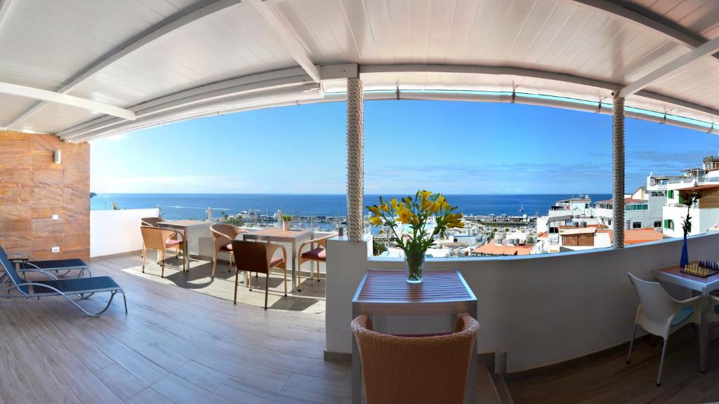 Bella Vista Sun Club photo 1