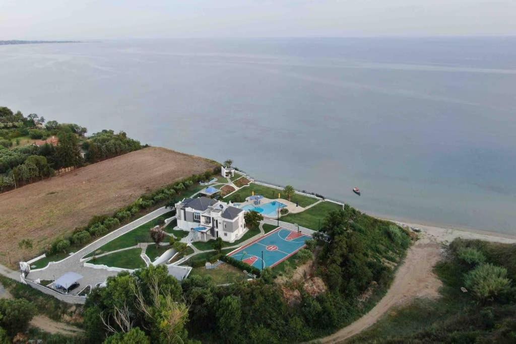One Villa - Calm and Peace in our Private Beach photo 1