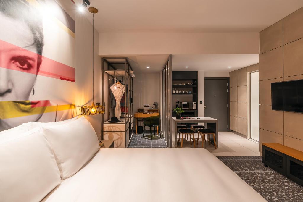 Студио (Номер-студия), Отель Studio One Hotel