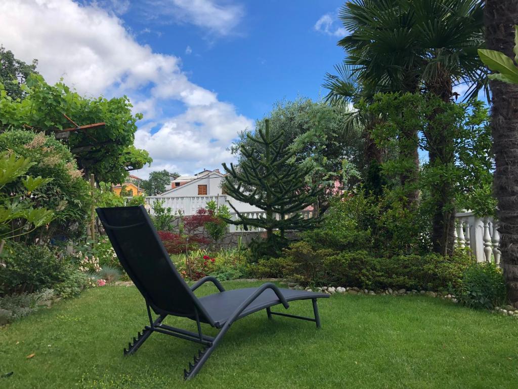 Palm Garden Apartment photo 2
