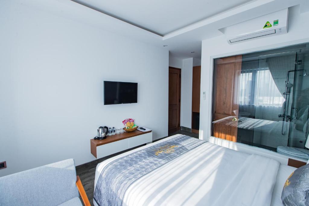 Двухместный (Номер Делюкс с кроватью размера «queen-size»), Dang's Hotel