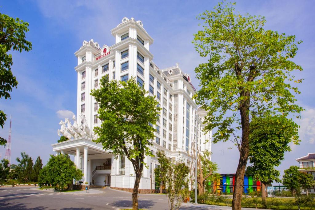 Westlake Hotel & Resort Vinh Phuc