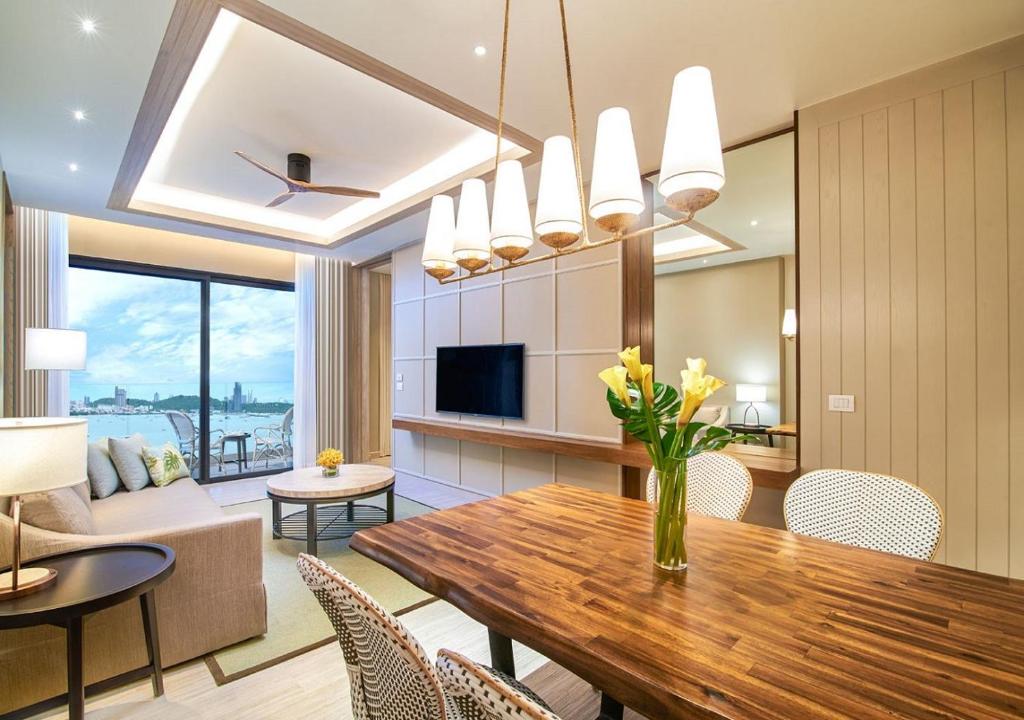 Сьюит (Люкс «Гранд» Amari), Отель Amari Ocean Pattaya