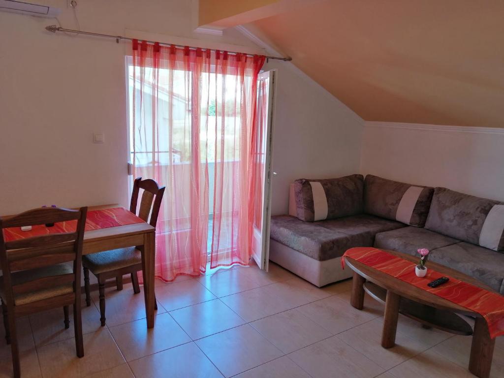 Apartments Ema photo 4