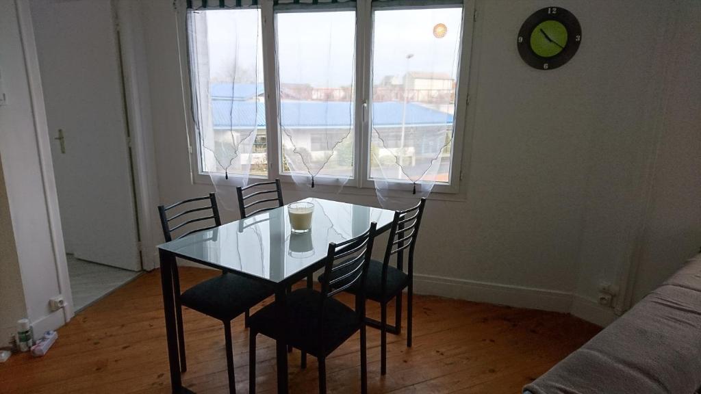 appartement de 79 m² à 500 mètres de la cure photo 3