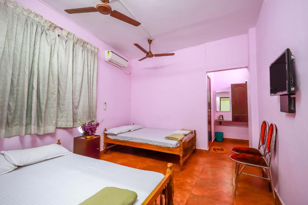 Семейный (Семейный номер с ванной комнатой), Sri Udupi Hotel