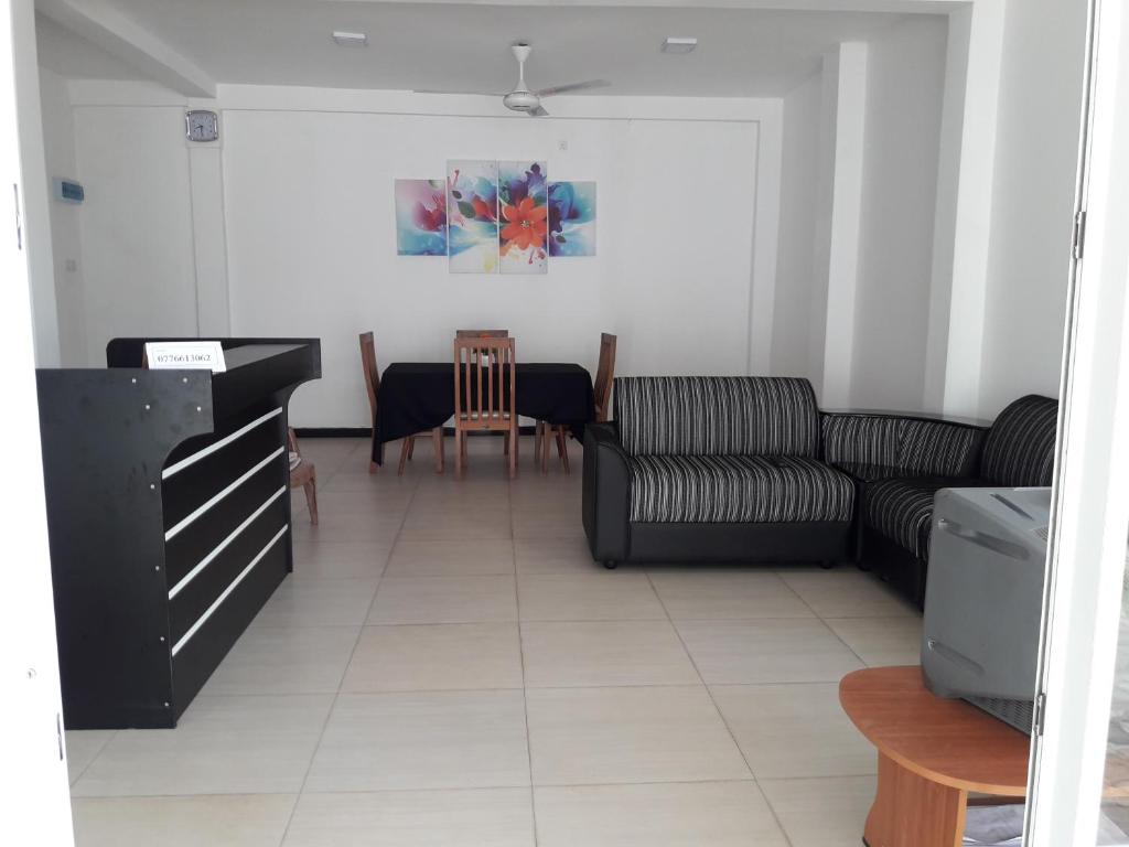 White Wall Hotel photo 1