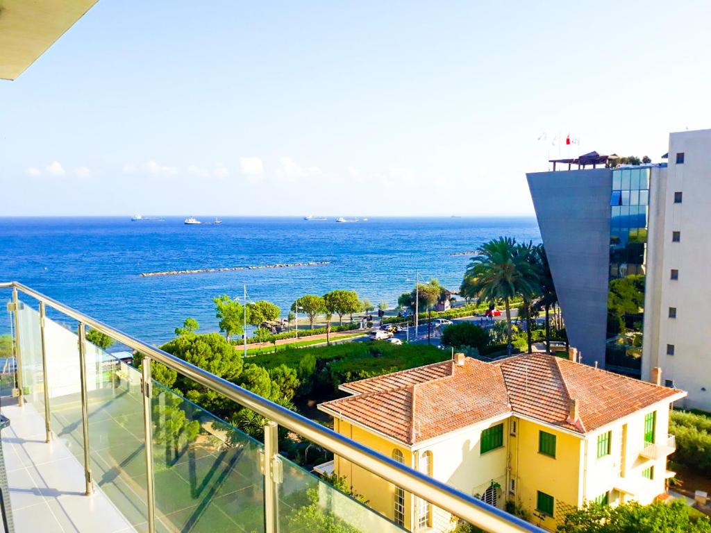 Thalassa Sea View Suite photo 1
