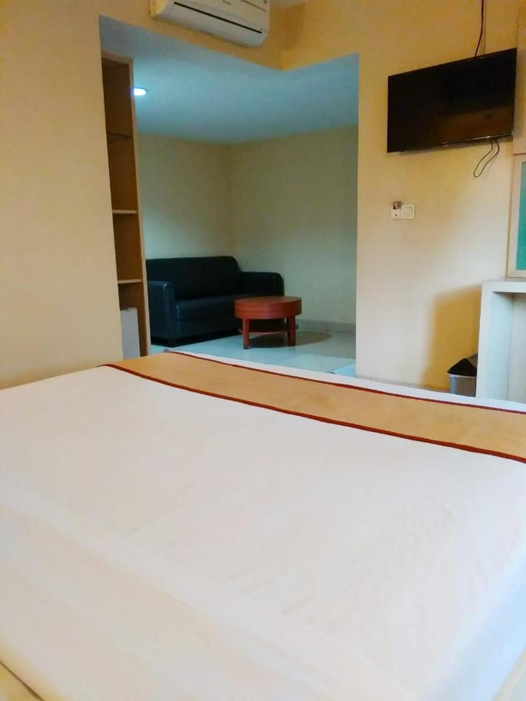 Сьюит (Полулюкс), Rota International Hotel