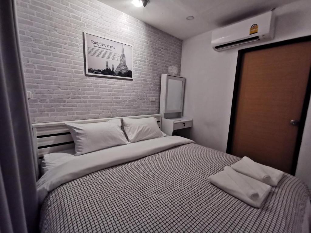 Двухместный (Двухместный номер с 1 кроватью и общей ванной комнатой), White House Hostel