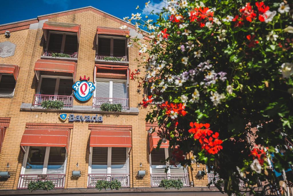 Queen Hotel photo 3