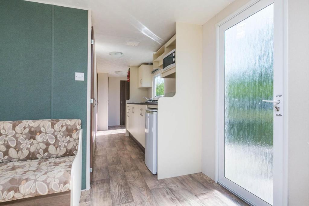 MB Westerschelde Mobile Home photo 3