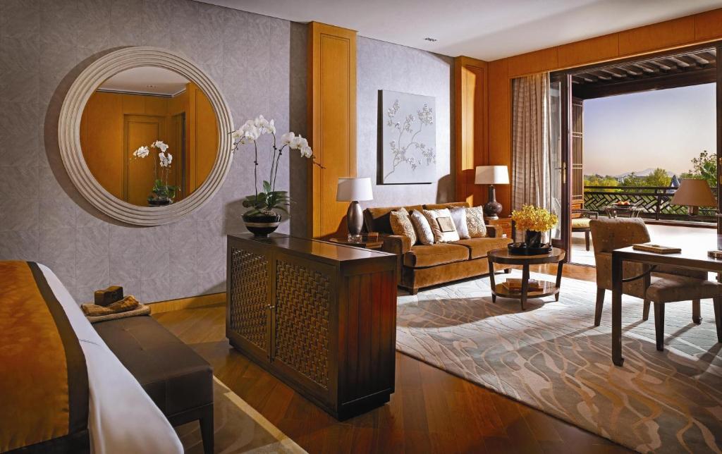 Двухместный (Номер «Премьер» с кроватью размера «king-size» и видом на сад), Four Seasons Hotel Hangzhou at West Lake