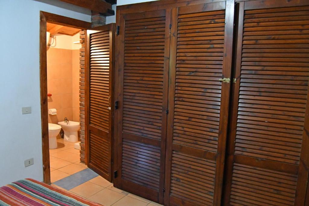 casa immersa nel verde photo 2