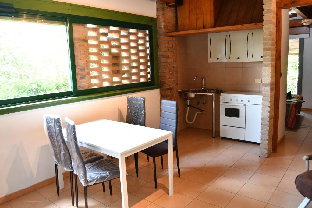 casa immersa nel verde photo 1